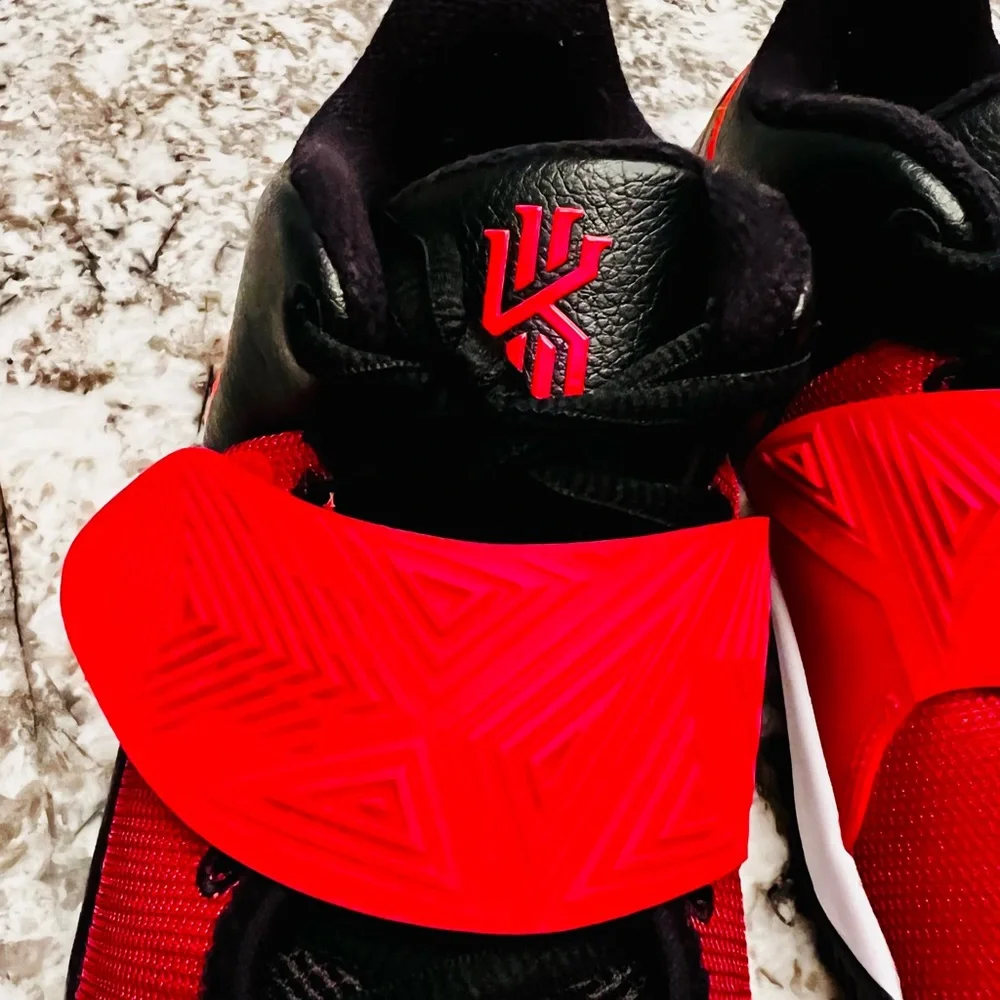 Nike Kids Kyrie Flytrap Causal Basketball Shoes. Big kid size 6.5Y. - Picture 5 of 12